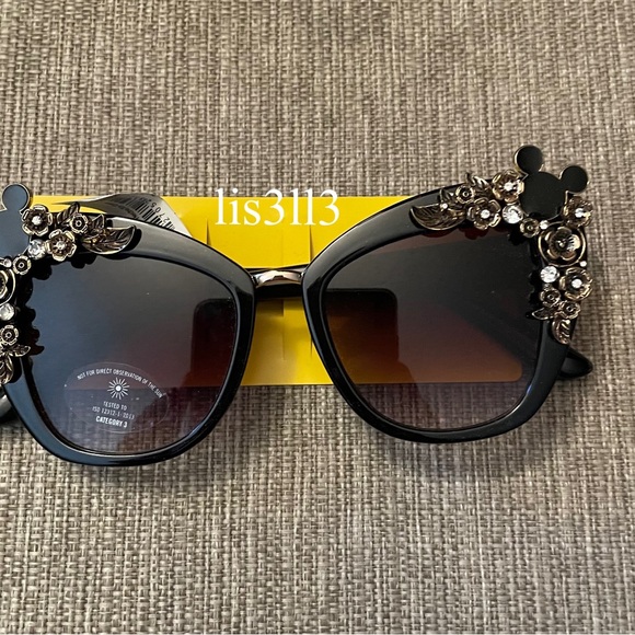 Aldo x Disney Sunglasses 😎 - Picture 2 of 6